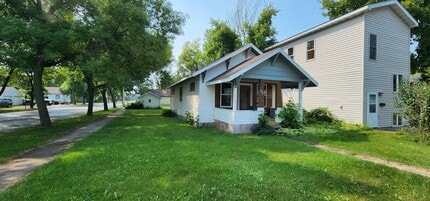 Building Photo - 701 9th St