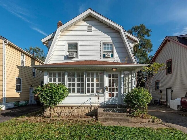 Foto del edificio - 1410 E Blake Ave