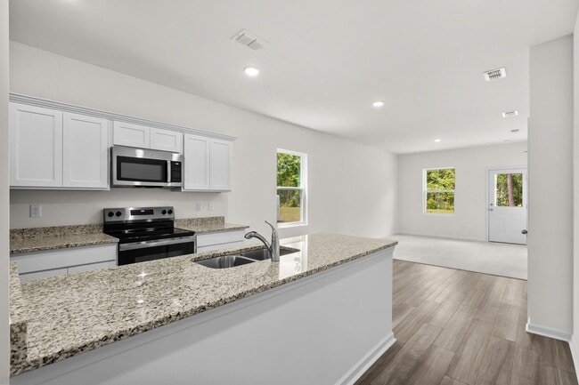 Building Photo - 450 Castillo Dr