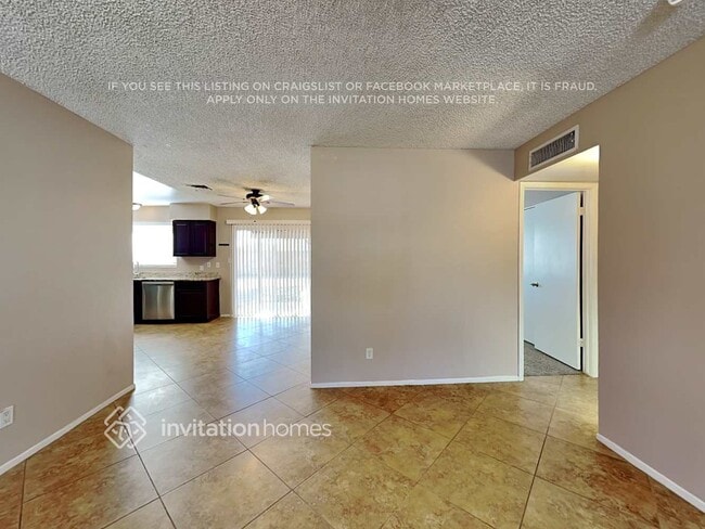 Building Photo - 2933 W Grovers Ave