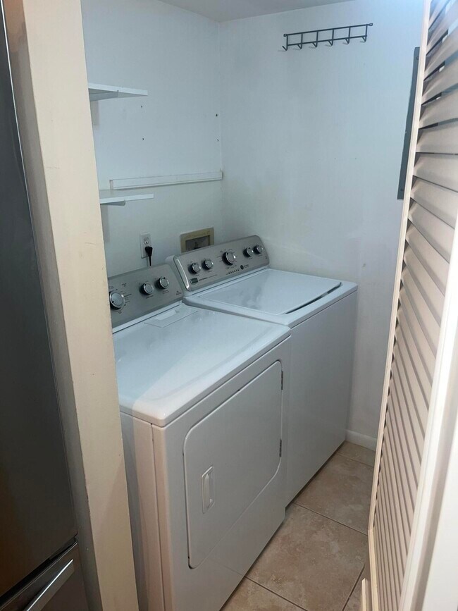 Building Photo - 4947 Sable Pine Cir