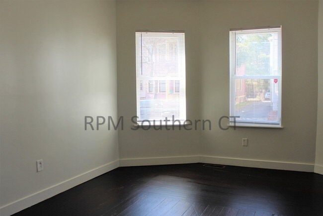 Building Photo - 109 Hobart St