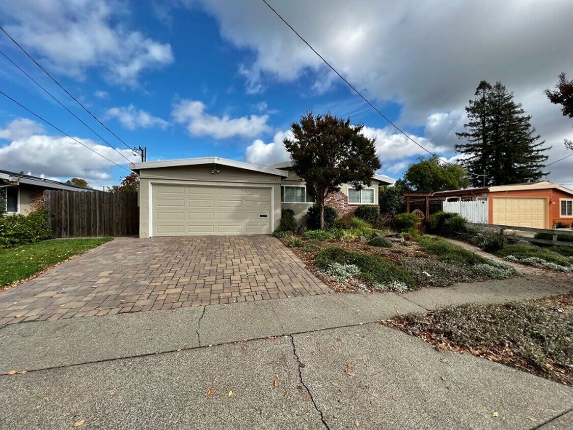 Primary Photo - Beautifully Renovated Three Bedroom Napa Home