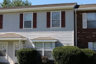 Building Photo - 319 Pheasant Run Ct