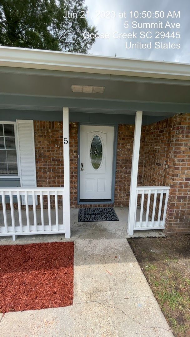 Foto del edificio - Relaxed Living with Spacious Yard in Goose...