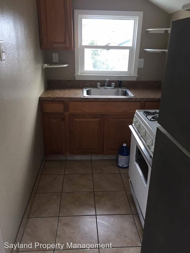 Foto del edificio - 1324 N Farris Ave