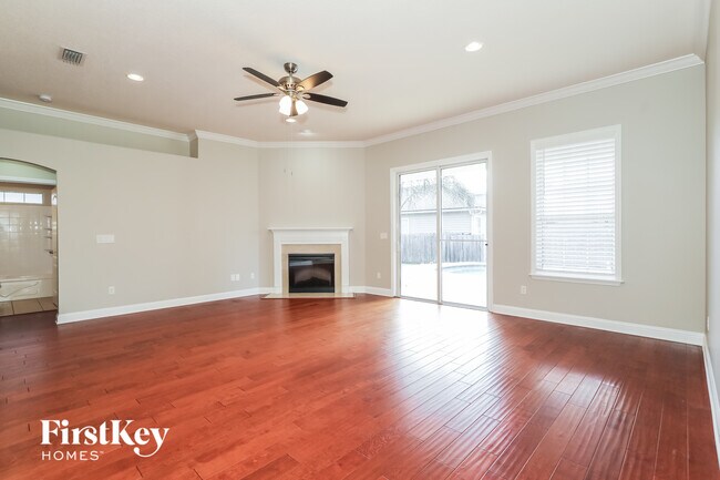 Foto del edificio - 4873 Monroe Forest Dr