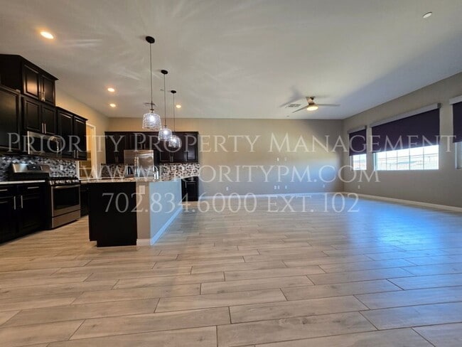 Building Photo - 738 Briar Knoll Dr