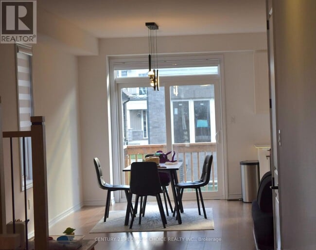 Building Photo - 107 Molozzi St