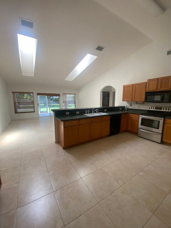 Foto del edificio - 781 NW Grenada St