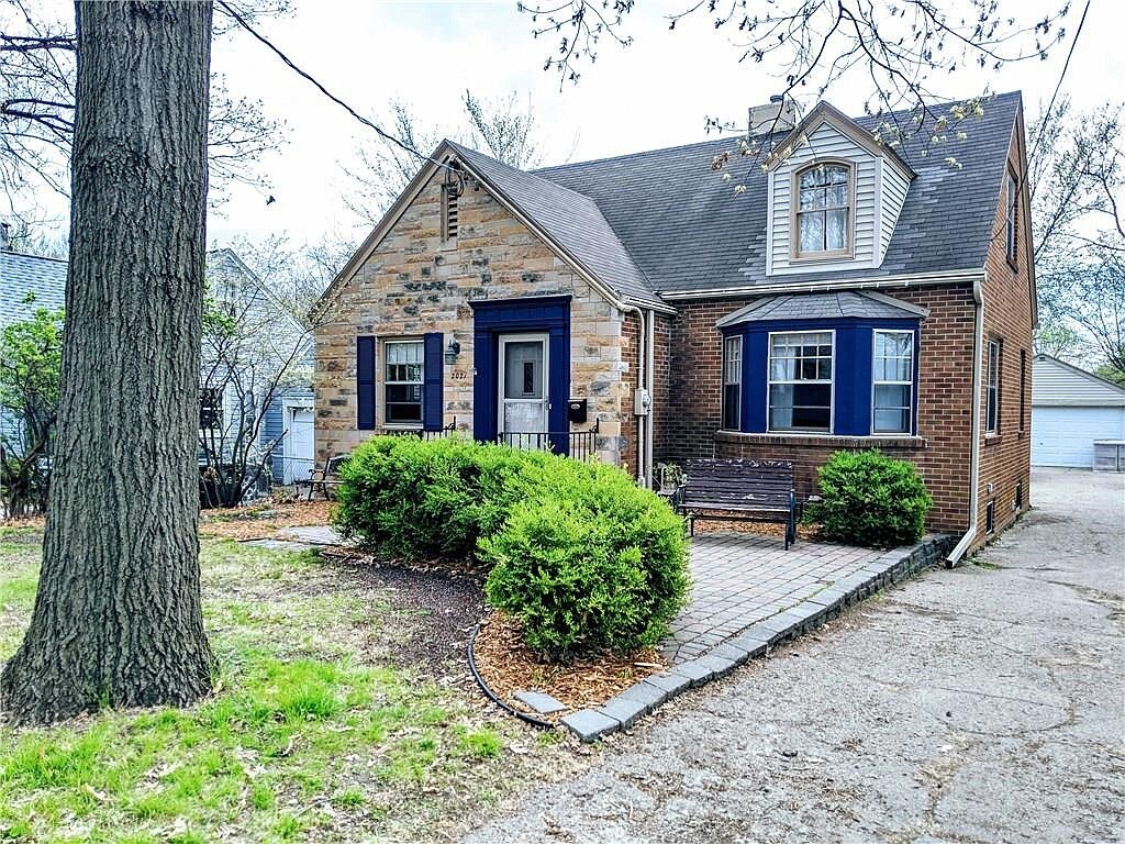 Primary Photo - 2021 Chautauqua Pkwy