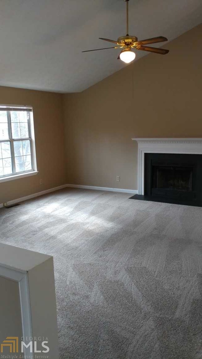 Building Photo - 14 Emerald Pines Dr