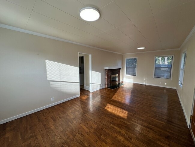 Building Photo - 508 Barksdale Ave