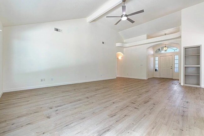 Building Photo - 8875 N Woodrow Ave