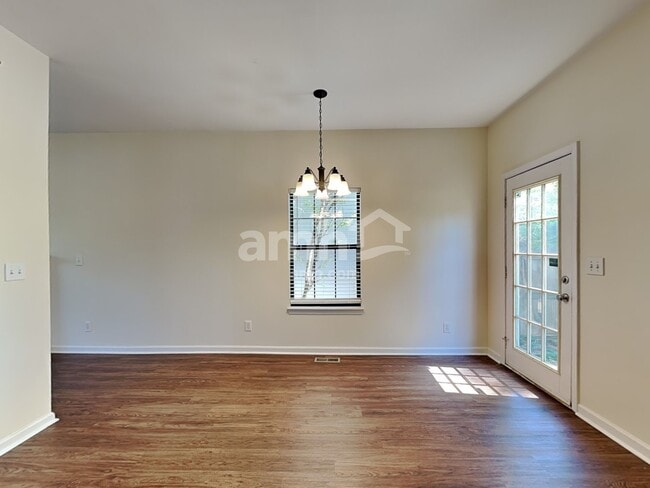 Foto del edificio - 8146 Coley Davis Rd