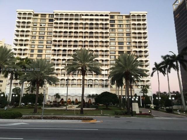 Primary Photo - 9801 Collins Ave