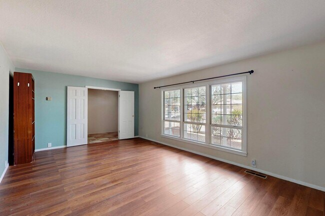 Foto del edificio - 4112 Cherrydale Ct NW