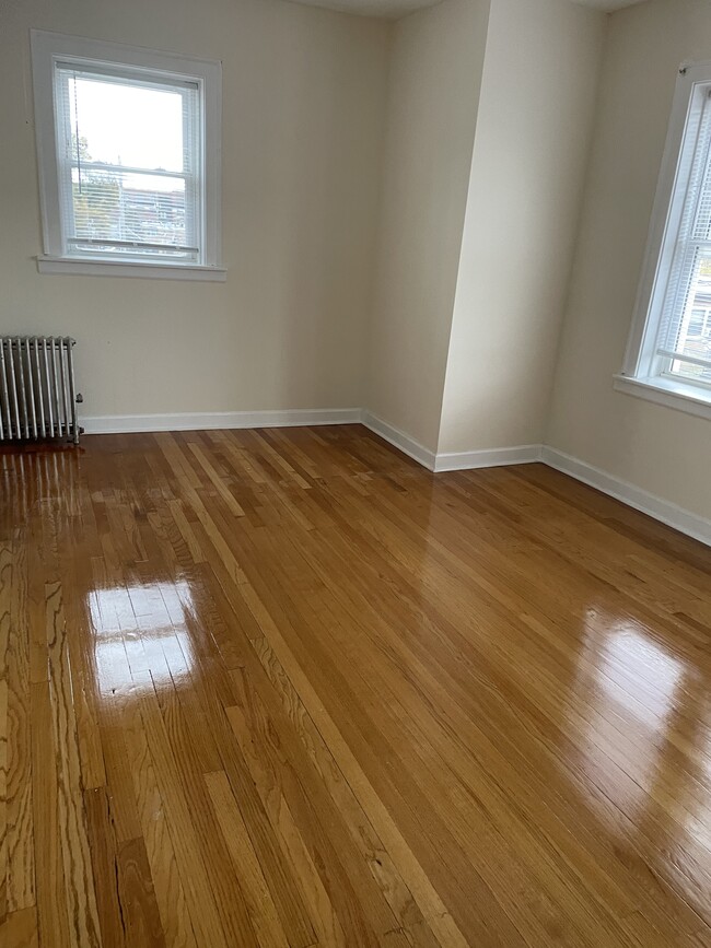 Foto del edificio - 2625 W Farragut Ave