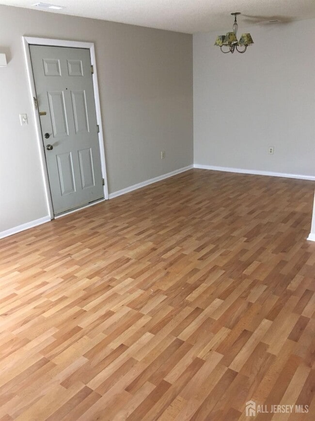 Building Photo - 5209 Ravens Crest Dr