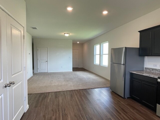 Foto del edificio - 532 Peony Ct