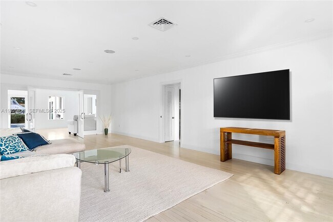 Foto del edificio - 2085 Ixora Rd