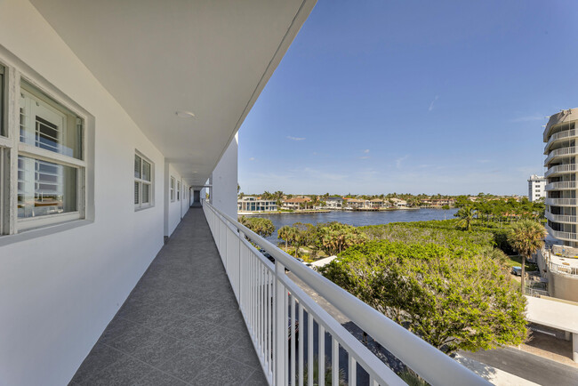 Building Photo - 3212 S Ocean Blvd