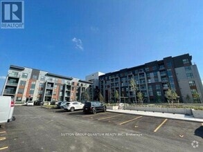Building Photo - 95-695 Dundas St W