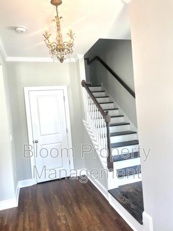 Foto del edificio - 1711 Sparkleberry Ln