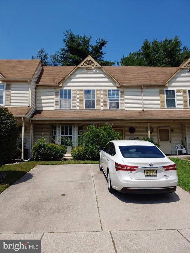 15 Summit Ct, Clementon, NJ 08021 Townhome Rentals in Clementon NJ