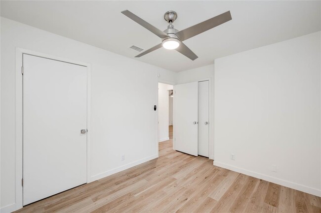 Building Photo - 906 Airoso Cove
