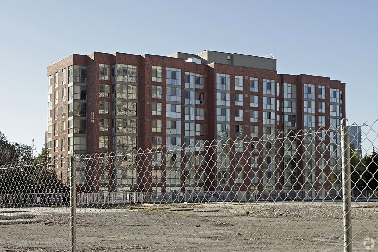 Primary Photo - South Kingsway Village