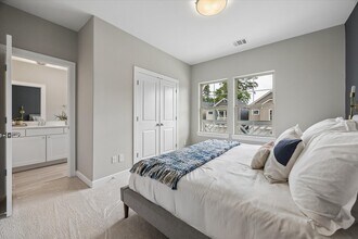 Building Photo - 5217 Amber Sunrise Dr