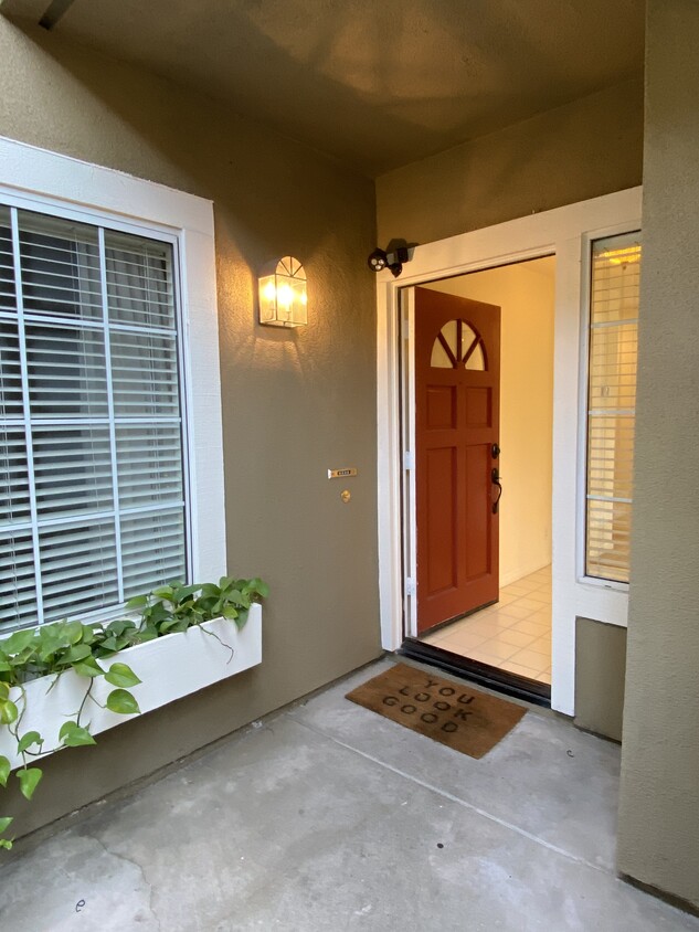 Primary Photo - 1 Matisse Cir