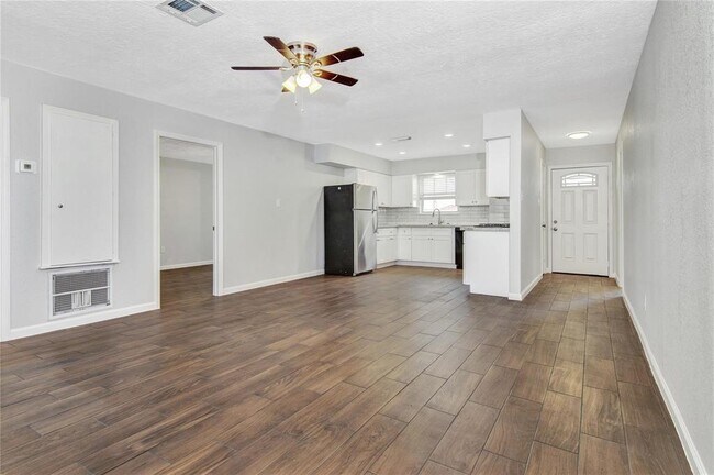 Building Photo - 3022 Poe Rd