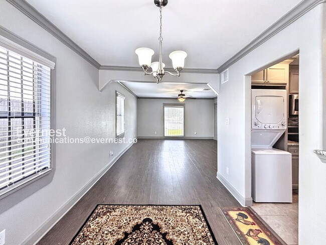Building Photo - 3338 Blodgett St