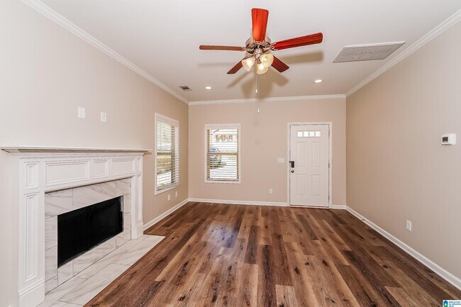 Foto del edificio - 2554 Summit Park Rd