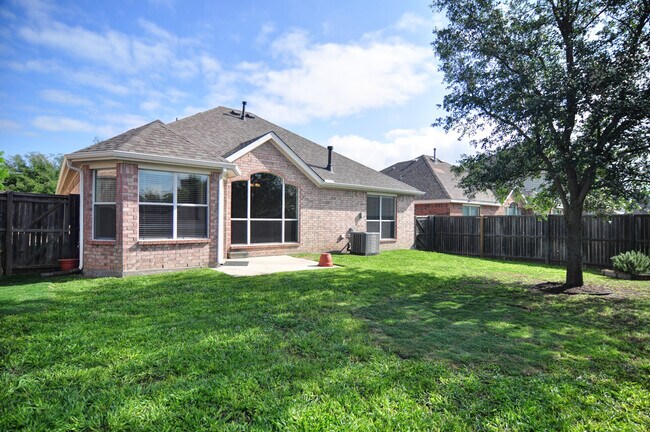 Building Photo - 8209 Livingston Ln