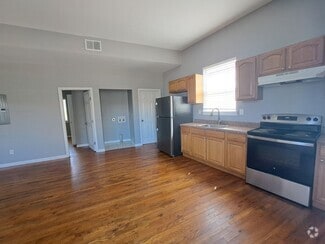 Building Photo - 716 S Lopez St