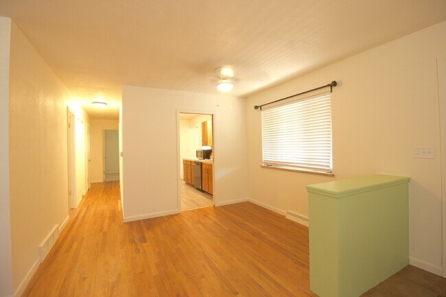 Foto del edificio - 2632 17th Ave