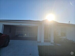 Building Photo - 9016 S Indio Cir