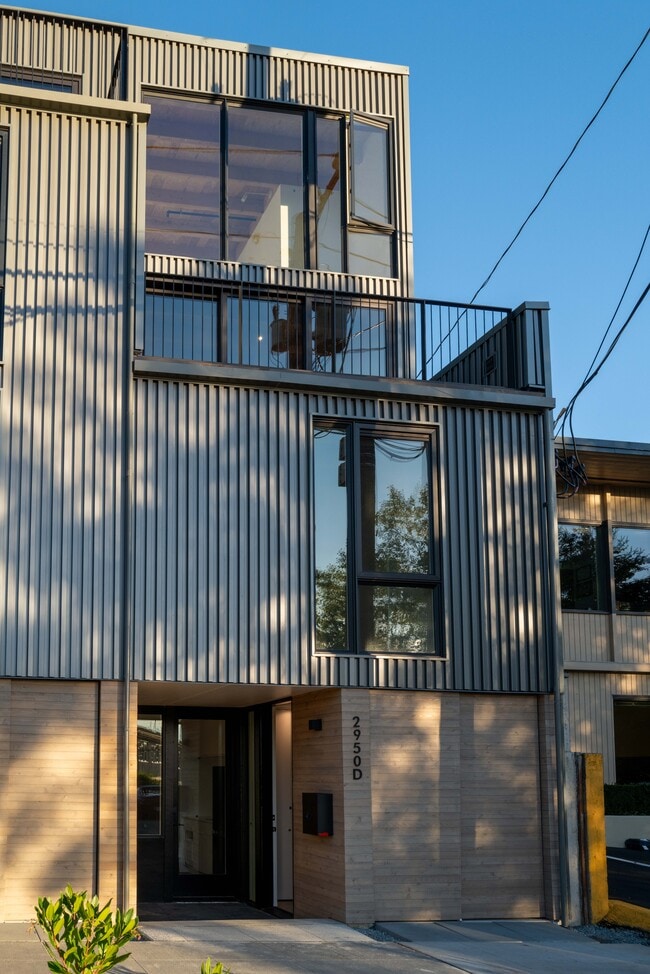 Building Photo - 2950 Fairview Ave E
