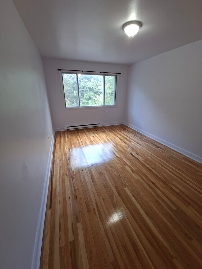 Photo du bâtiment - 5160 Rue Des Ormeaux