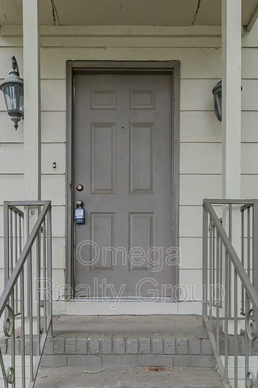 Foto del edificio - 1505 Hidden Lake Dr