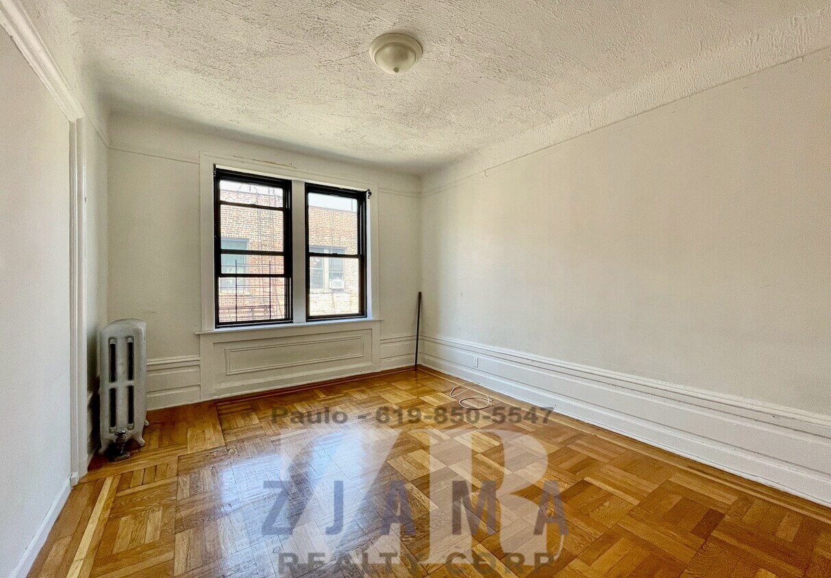 Primary Photo - 7 Woodruff Ave