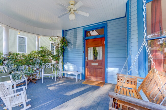 Building Photo - 1027 Eleanor St