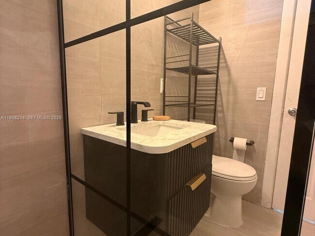 Foto del edificio - 7734 Abbott Ave