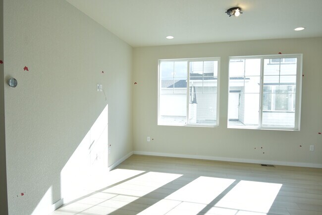 Building Photo - 10208 Spry St