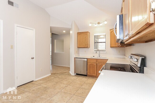 Foto del edificio - 1823 Cordova Dr