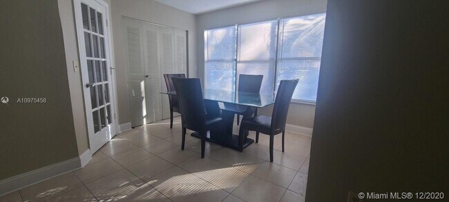 Building Photo - 2986 S University Dr