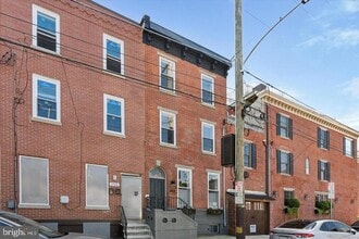 Building Photo - 1740 Catharine St